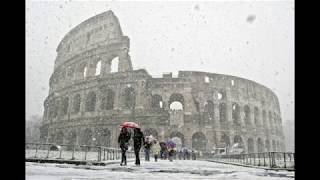 Amazing and rare snowfall in Rome