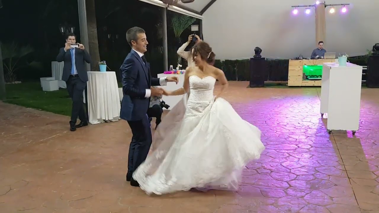 Es tu mirada - Leoni Torres, Kelvis Ochoa | Baile Nupcial | Wedding Dance | First dance