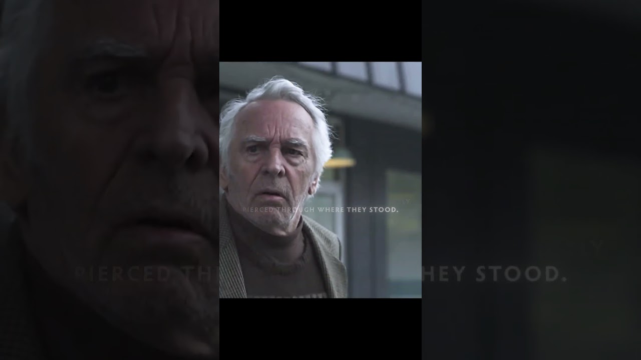 Huge icicles suddenly fell from the sky. 