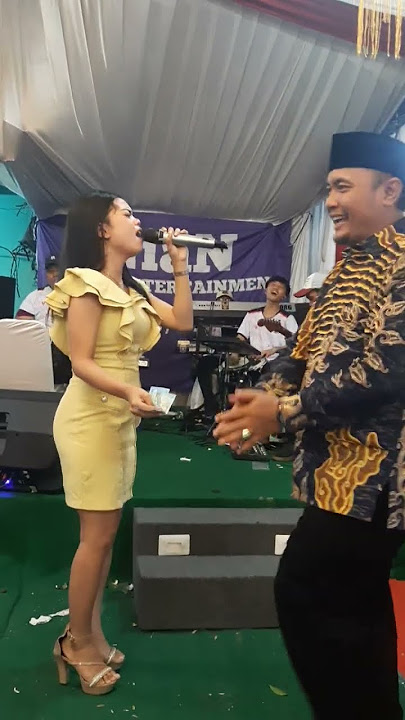 Goyang Dangdut, Saweran TUAN RUMAH BIKIN PInsan Biduan #shorts #nianmusicmakingurih #shortsvideo