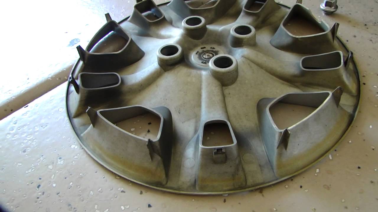 Hub Cap wheel, Rattling and Clinking Noise, Solution. YouTube