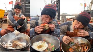 Chinese people eating - Street food - &quot;Sailors catch seafood and process it into special dishes&quot; #40
