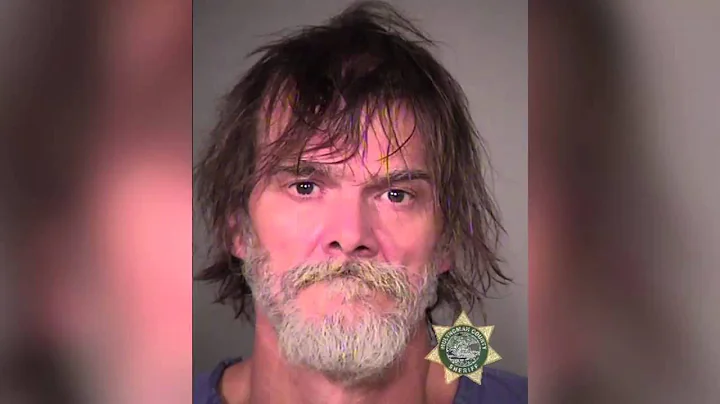 Recording of man telling judge there's feces in hi...
