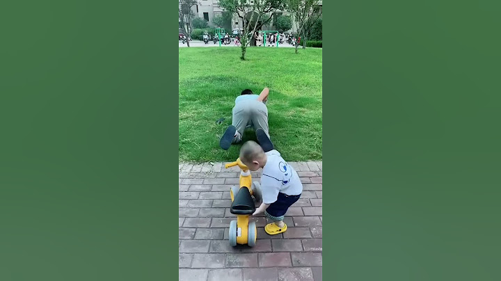 爸爸总是不陪儿子玩，这下就别怪兜兜翻脸了 #funny #cute #baby