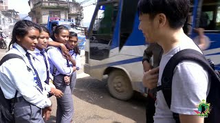 中国博主问尼泊尔妹子：猜猜我是哪国人？她们的回答，全部是错的