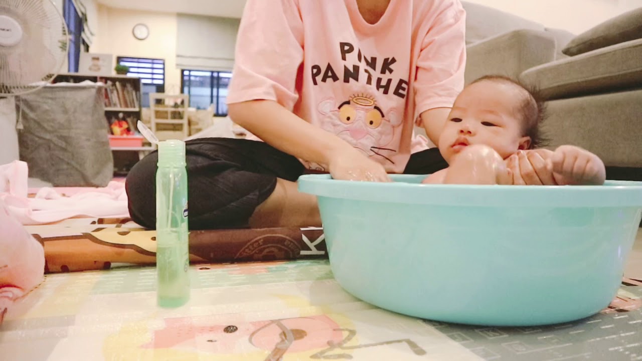 อาบน้ำลูก 2เดือน Baby Kaelyn