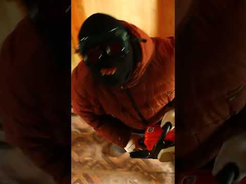 ААААА! Это МАНЬЯК С БЕНЗОПИЛОЙ!!! #schoolboy #скулбой #скулбойранавей