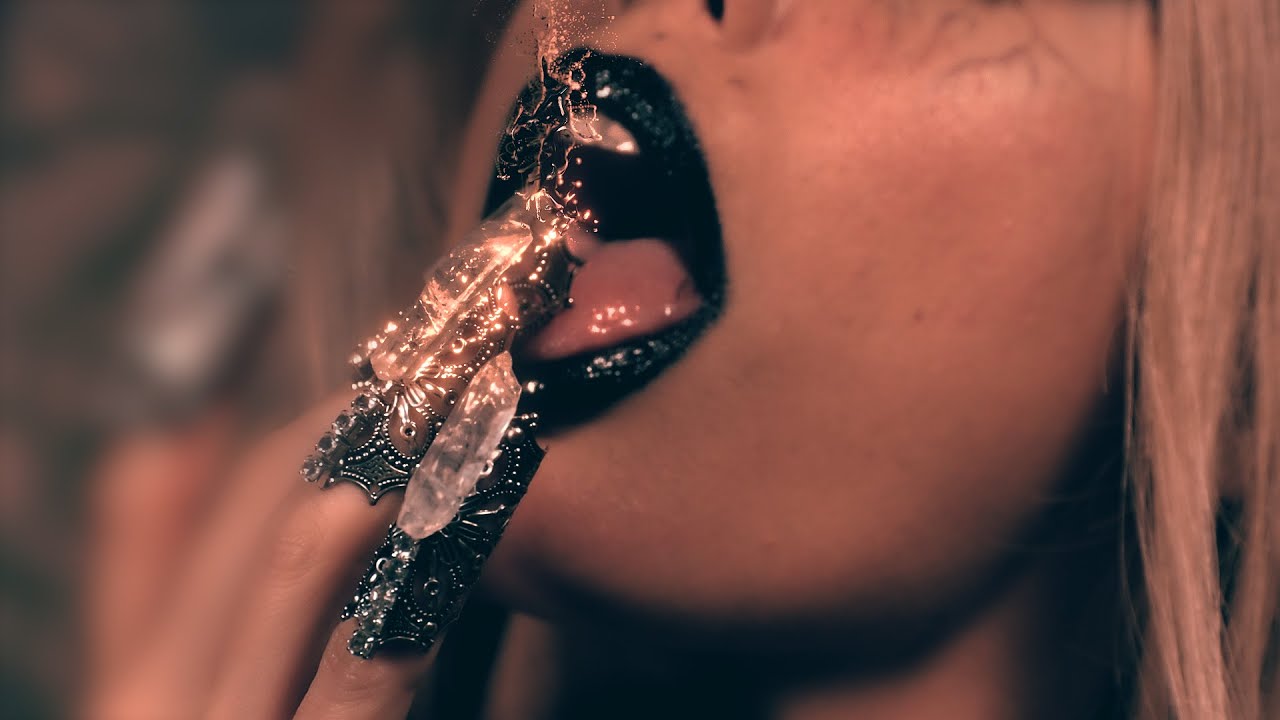 在 YouTube 上观看 Clovet Mae - Trampoline (COVER | SHAED) STRANGER THINGS 在 YouTube 上观看 Clovet Mae - Trampoline (COVER | SHAED) STRANGER THINGS