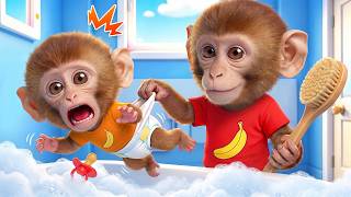 Bebé Mono Bañándose en el Baño Comiendo Fruta con Patitos Junto a la Piscina | La Canción del Baño