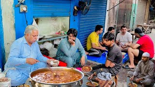 Download Lagu BUTT G SELLING SIRI PAYE FOR 50 YEARS | STREET FOOD GUJRANWAL PAKISTAN | HOW TO MAKE SIRI PAYE PAKI MP3