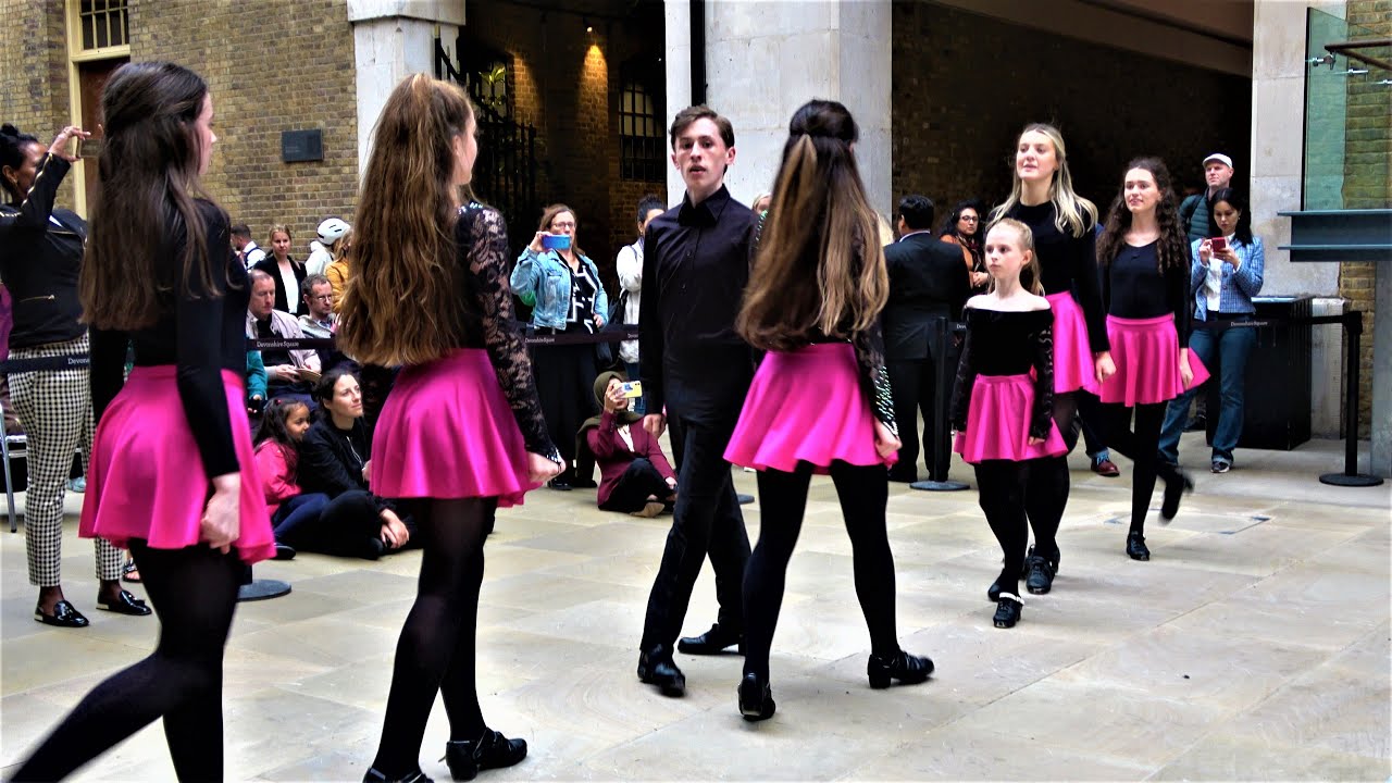 Celebrating The Queen's Platinum Jubilee - Festival of Dance 2022 - 6 Irish Dancers – DSQ London#