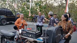 Ngamen Rondo Kempling Karangkates