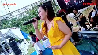 Cover Pengabdian Seorang Wanita Elvy Sukaesih  Voctria Intan Monika