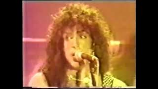 1984-10-30 - Animalize Tour - Heavens On Fire - Dusseldorf Germany - KISS