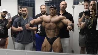 Roelly winklaar posing at ARNOLD CLASSICS AUSTRALIA 2019.