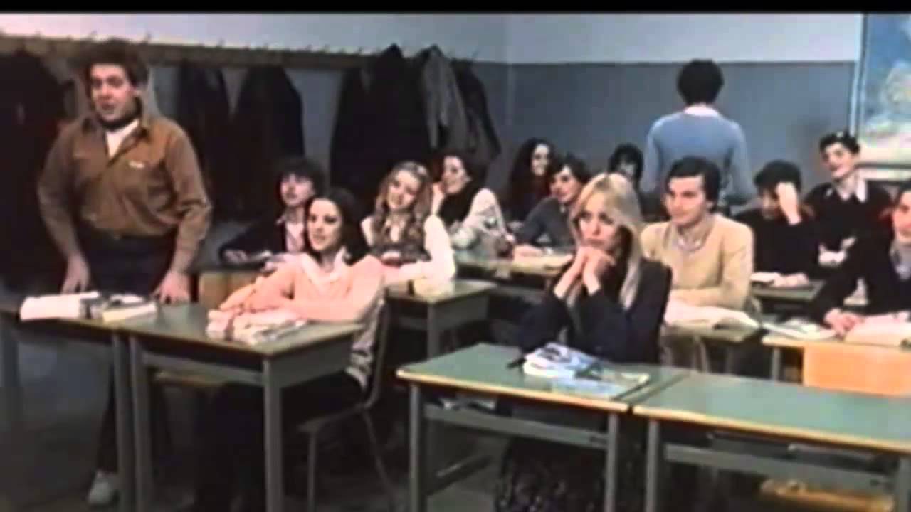 La liceale nella classe dei ripetenti 01 YouTube La liceale nella classe dei ripetenti 01 YouTube