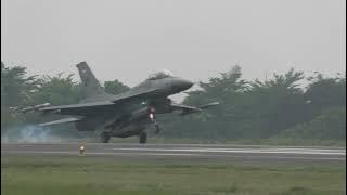 LUAR BIASA, SUARA PESAWAT TEMPUR F-16 TNI AU, LANDING DI HALIM P