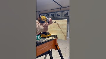1 1/4” SPADE BIT DRILLING HOLE 🕳️ 💪❤️😎 #shortsfeed #woodworking #drill #dewalt #diy #satisfying