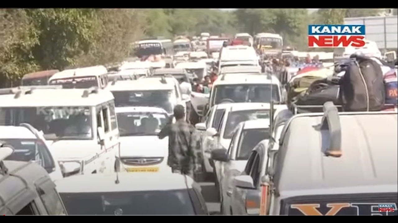 10 km Long Jam On IndoreBhopal Highway, Lakhs Of Devotee Reaches
