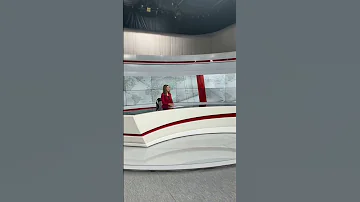 مذيعة على الهوا مباشر شاهد كيف تتم تقديم نشرة الاخبار 
