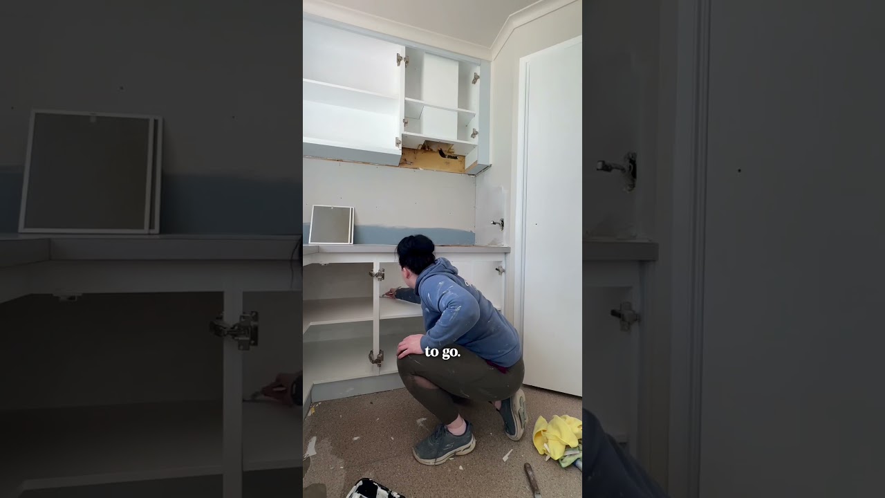 Day 3 Of My $2,000 Kitchen Makeover 🤗