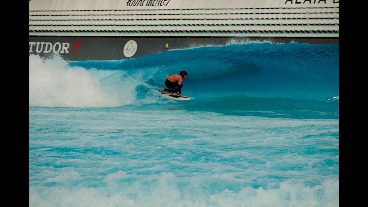 Surfing the Easy Barrel at Alaïa Bay | A New Wave in the Swiss