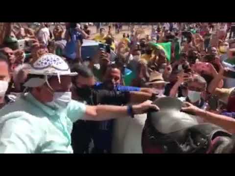 Multidão recepciona presidente Jair Bolsonaro no polígono da seca na Bahia