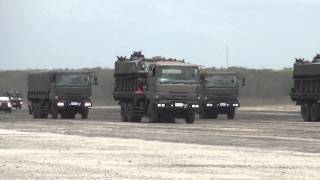 陸上自衛隊　東千歳駐屯地創立60周年記念行事　観閲行進