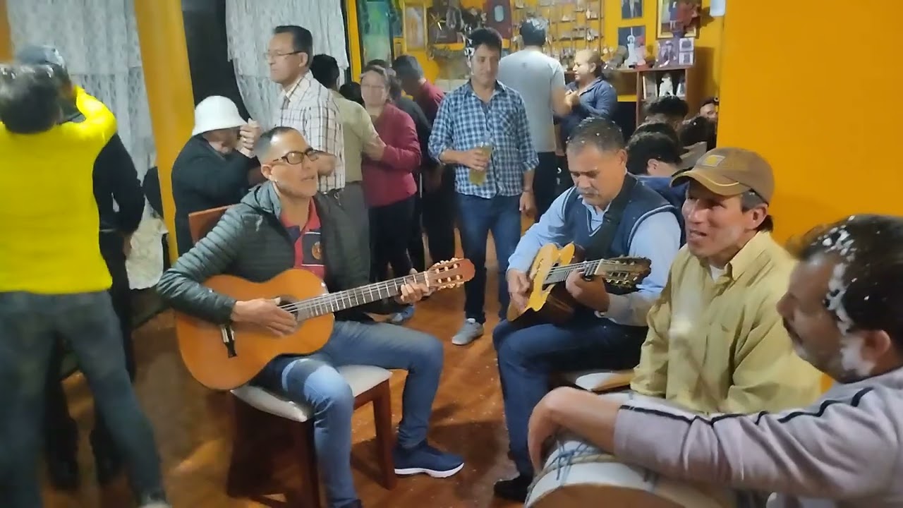 Carnaval de Guaranda 2023...Hnos. Trujillo/ Hnos. García Domínguez.