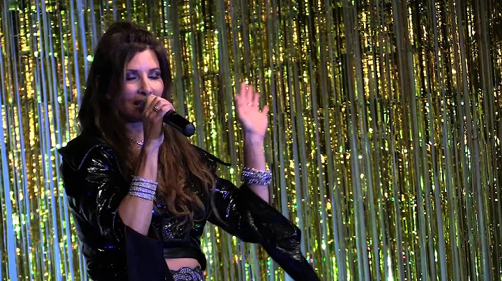 Donna Huber sings Your Still the One - Shania Twain