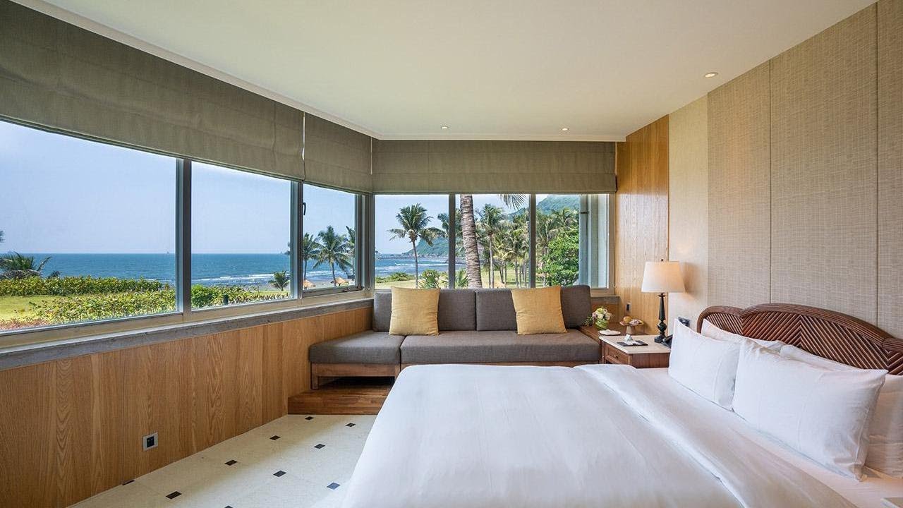 Sizihwan Sunset Beach Resort, Kaohsiung, Taiwan | Travel With Vanshika