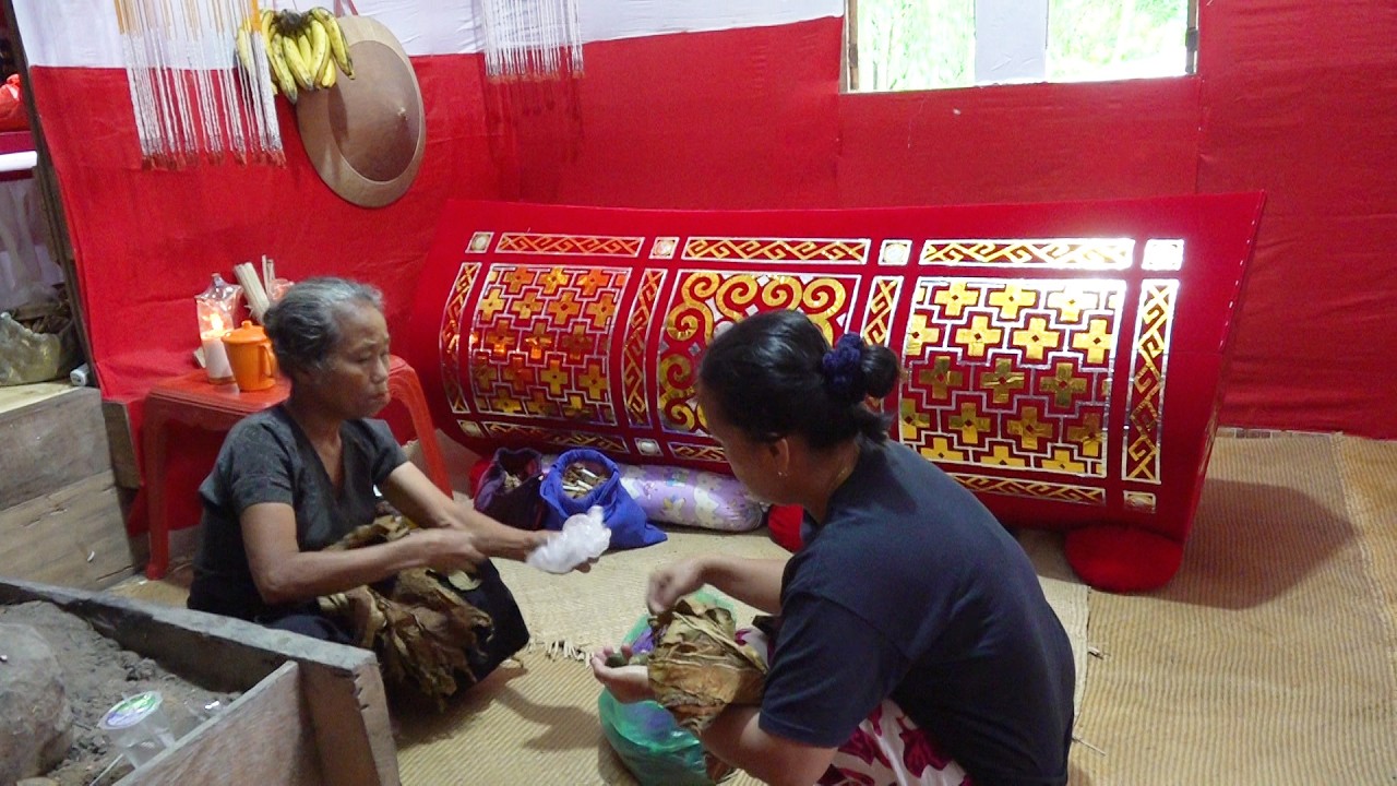 Part 4 Rambu solo Pemakaman almh Lusia Renden ( nenek Arlen ) di Batetang Bebo Sangalla