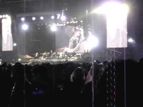 Bruce Springsteen "It's just not raining hard enough, yet!" 22-06-2013
