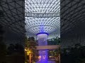 Road to UFC 275. Singapore Airport. Wow rainfall inside. Letiště v singaporu. Vodopád uvnitř.