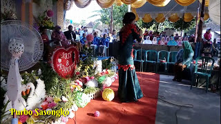 Cucuk Lampah Lucu JATUH DI PANGGUNG Yessi waria
