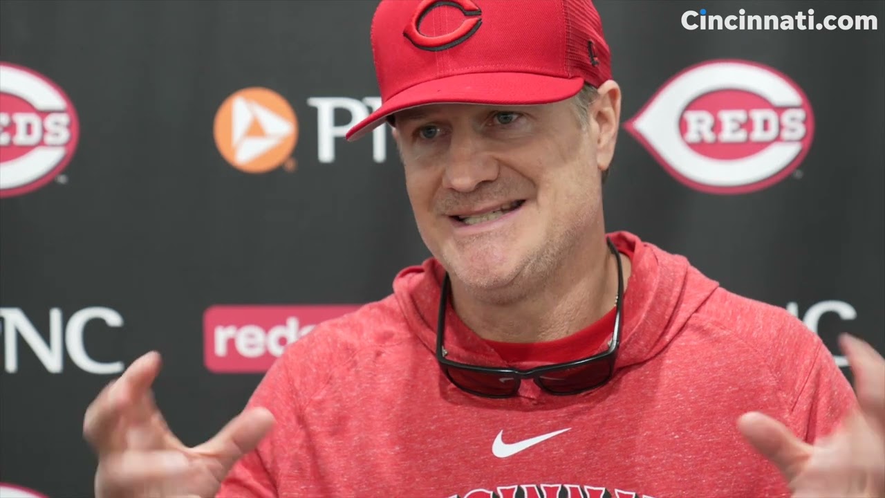 Cincinnati Reds manager David Bell gives an update from first full team day  at Spring Training 2023 - YouTube