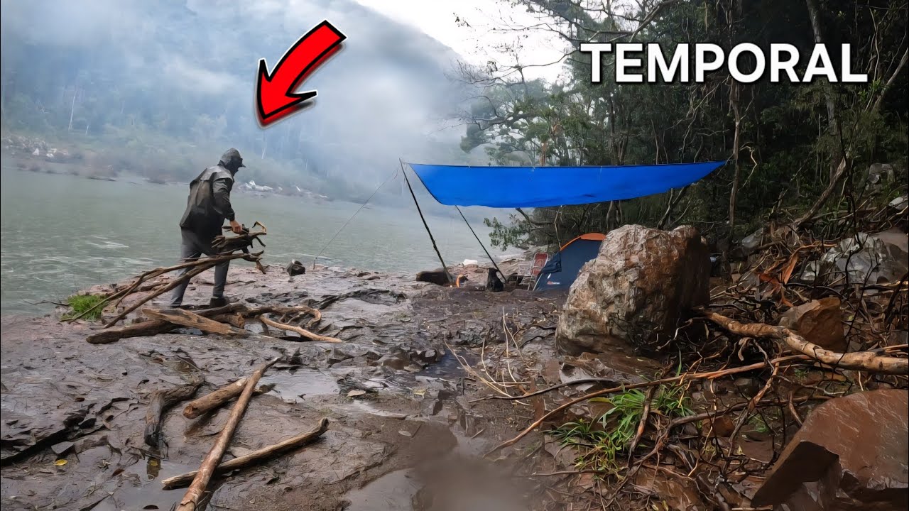 Me Ferrei! Tempestade Violenta no Amanhecer! Nunca Acampe Com Previsão de Ciclone! 