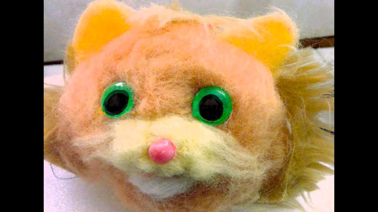 Making a wool felt cat