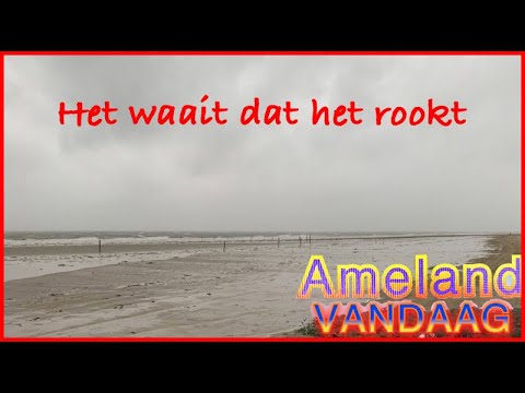 Het waait dat het rookt
