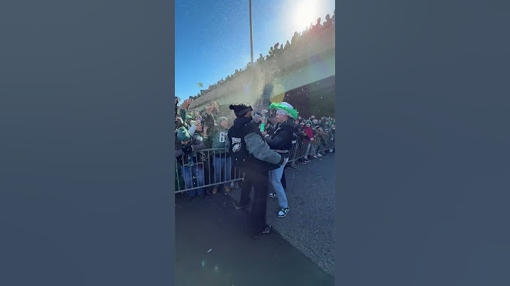 The Philadelphia Eagles Super Bowl LIX parade is pure PANDEMONIUM 🤯 #shorts
