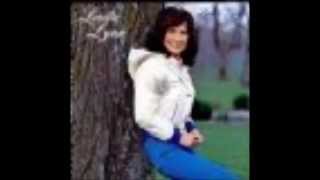 WOMAN OF THE WORLD-----LORETTA LYNN chords