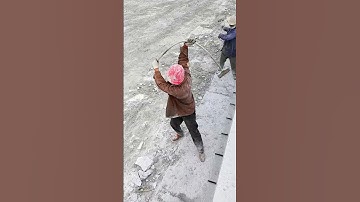 Natural white hemp strip mining process- Good tools and machinery make work easy