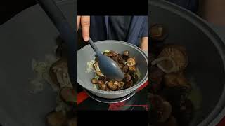 Жареные грибы шиитаке #SHORTS