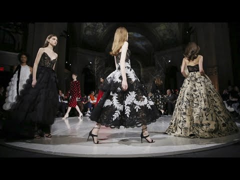 Video: De Oscar De La Renta Fall Show Op NYFW