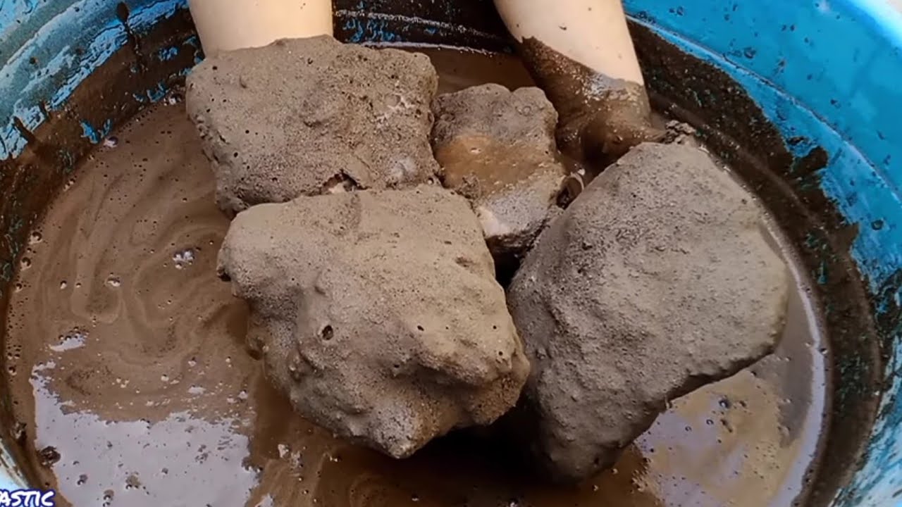 Dusty Crunchy Soft Clay huge slabs crumble dry on floor and Dipping in water 💦💦💦 paste Play ASMR