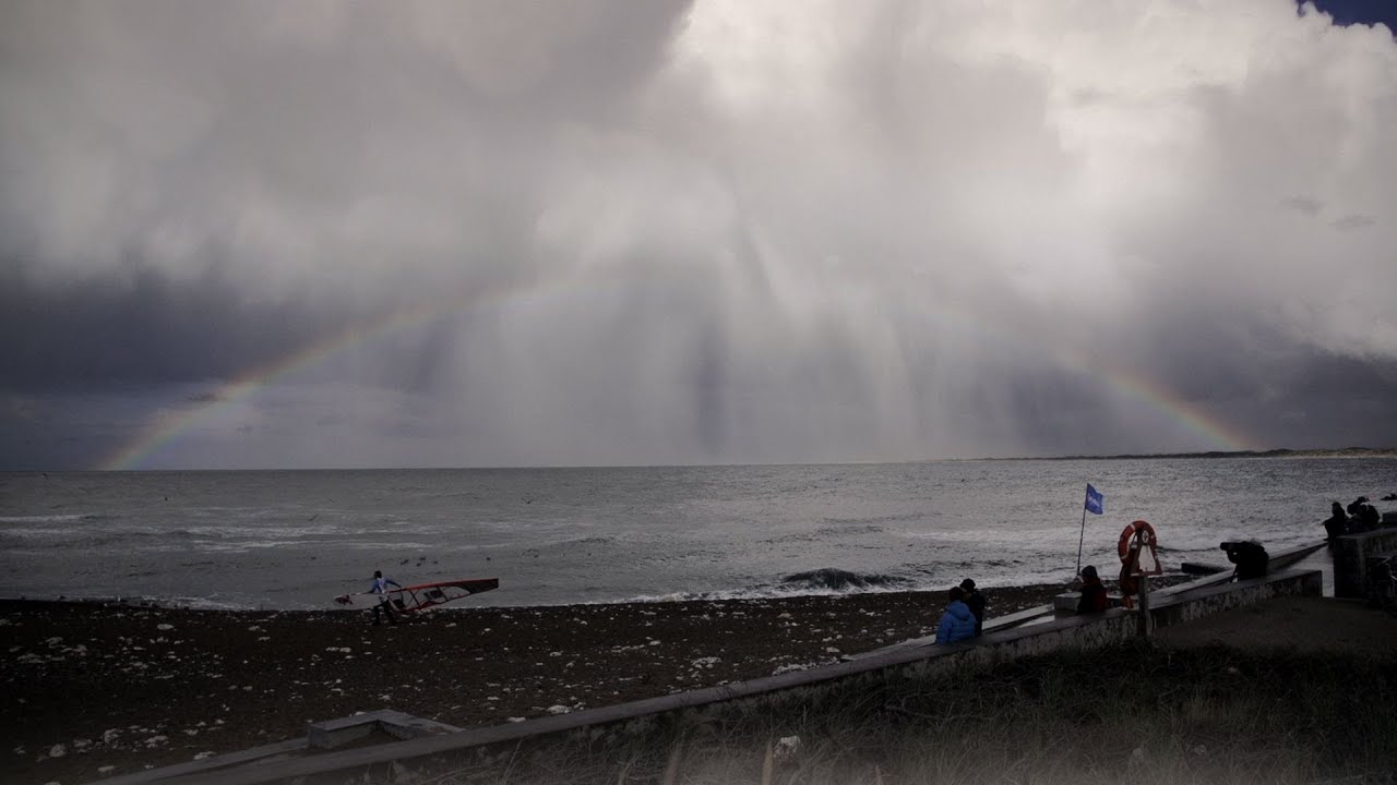 Windsurfing and weather the Cold Hawaii waiting game over YouTube