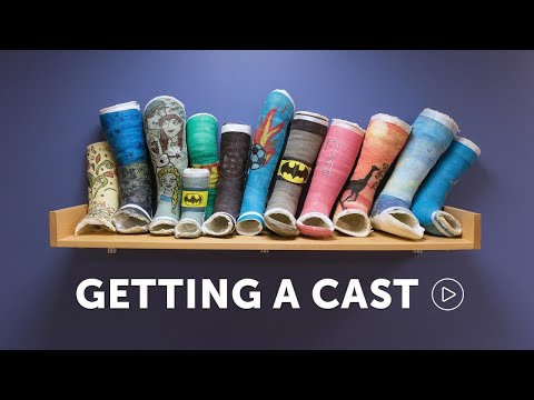 Video: How To Take Casts Of A Child's Legs And Arms