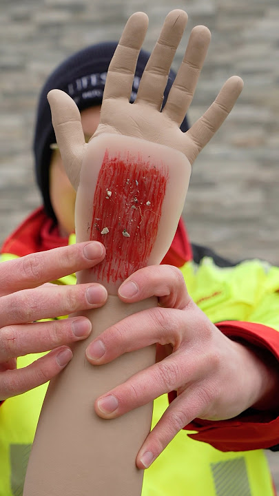 First Aid on an Abrasion 🩸🚑 #ambulance #paramedic #firstaid #emergency #hospital #nurse //Ad