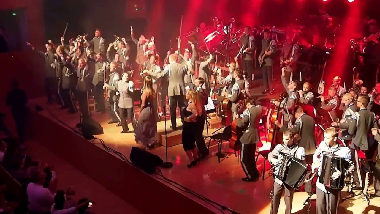 Super Bailando Mix, Puolustusvoimien varusmiessoittokunta, sol. E Vihanto, I Mutikainen ja E Pakkala