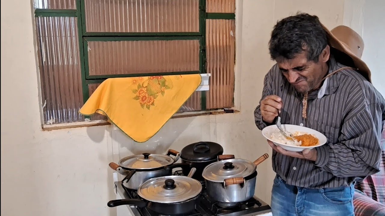 SERGINHO DA ROÇA ESTÁ JANTANDO 
